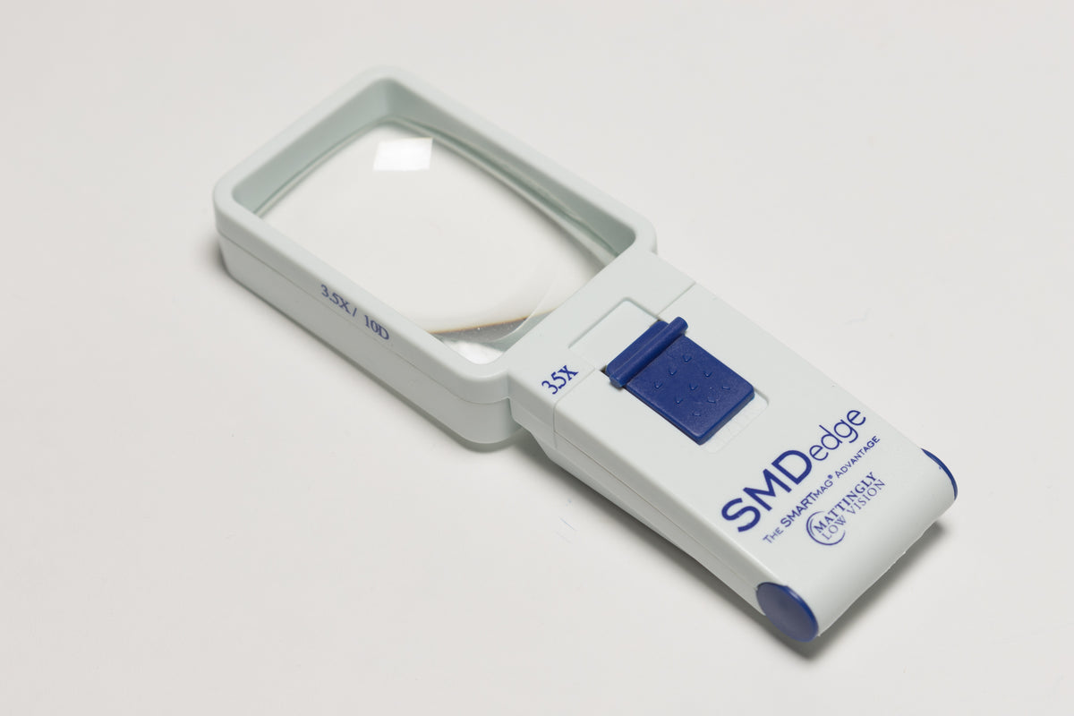 Hand-Held Illuminated Magnifier - 3X (8D)